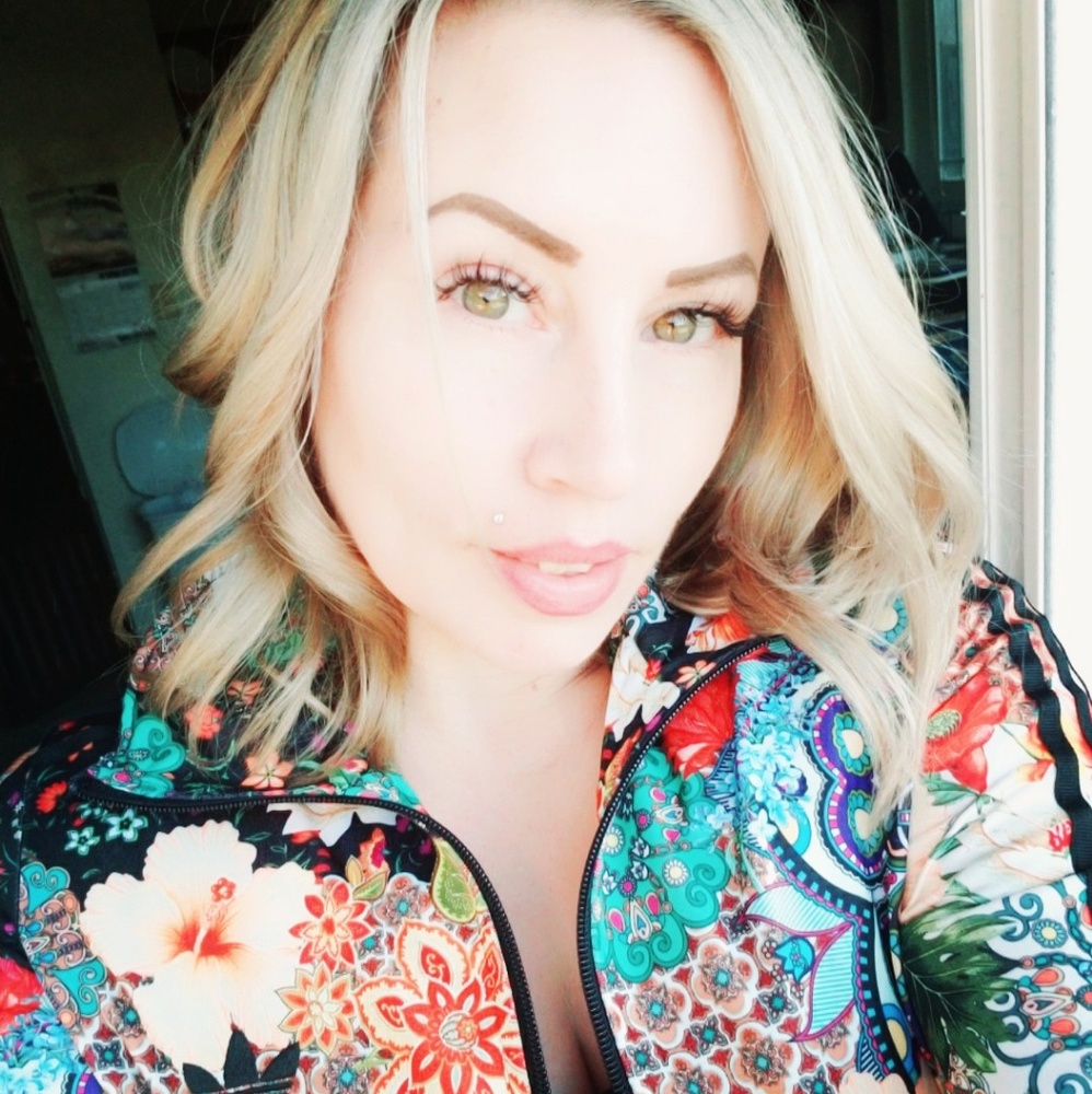 Meet your Posher, Raechel